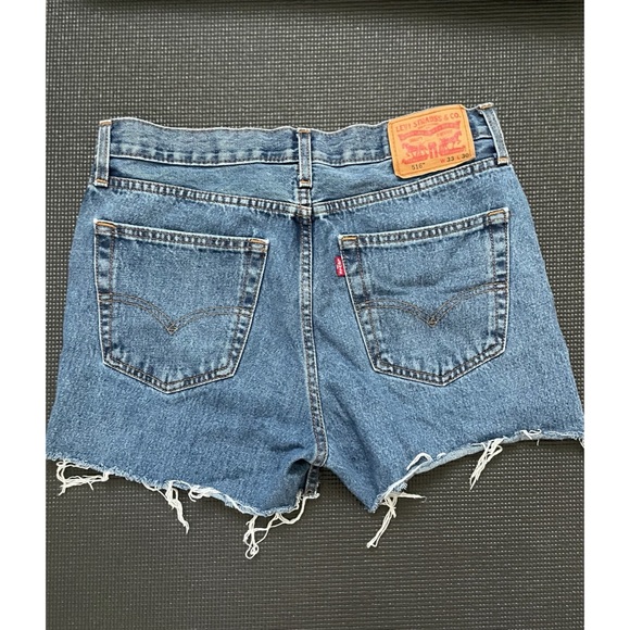 Levi cut off’s - Picture 4 of 4